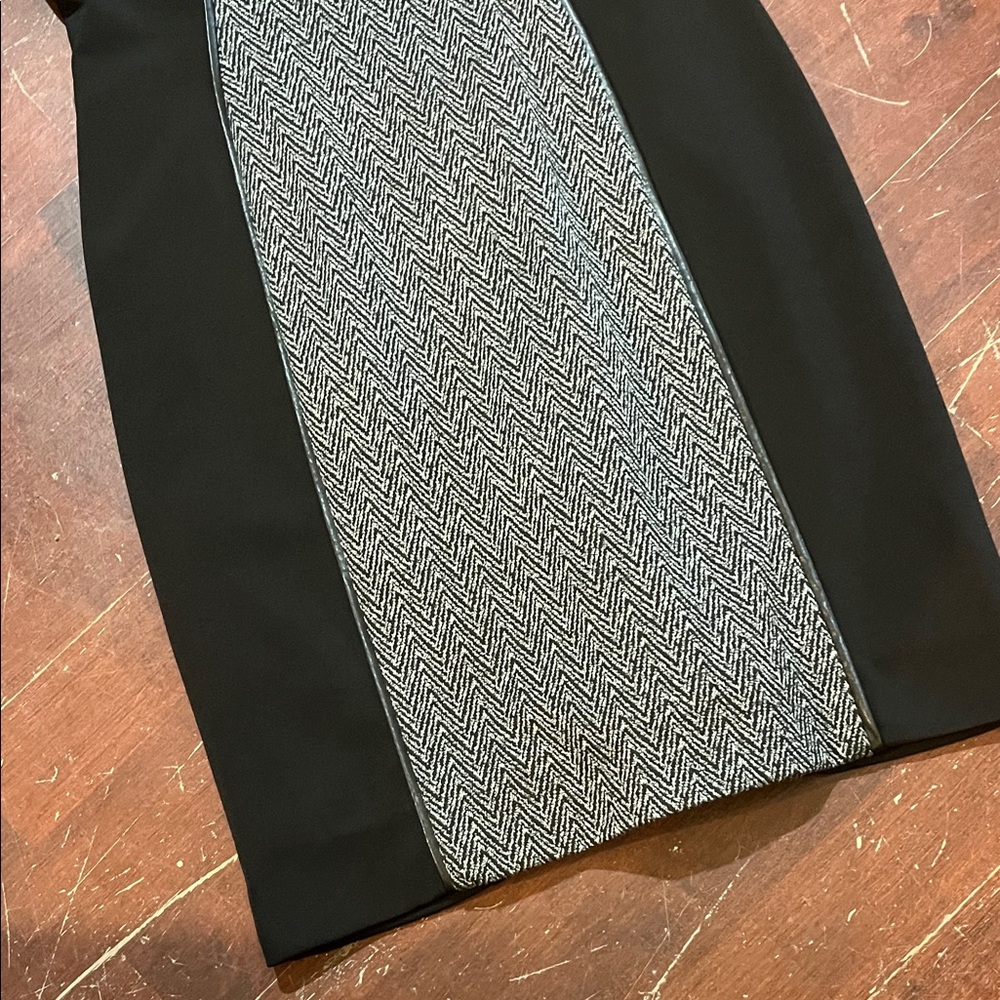 🌻3/$15🌻 Tahari Chic 3/4 Sleeve Black and Gray Dress - Picture 4 of 16